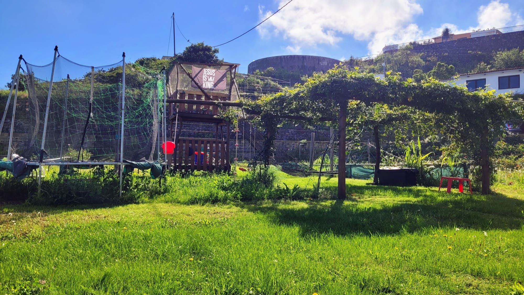 Zona de juego y convivencia en la Finca Maranatha